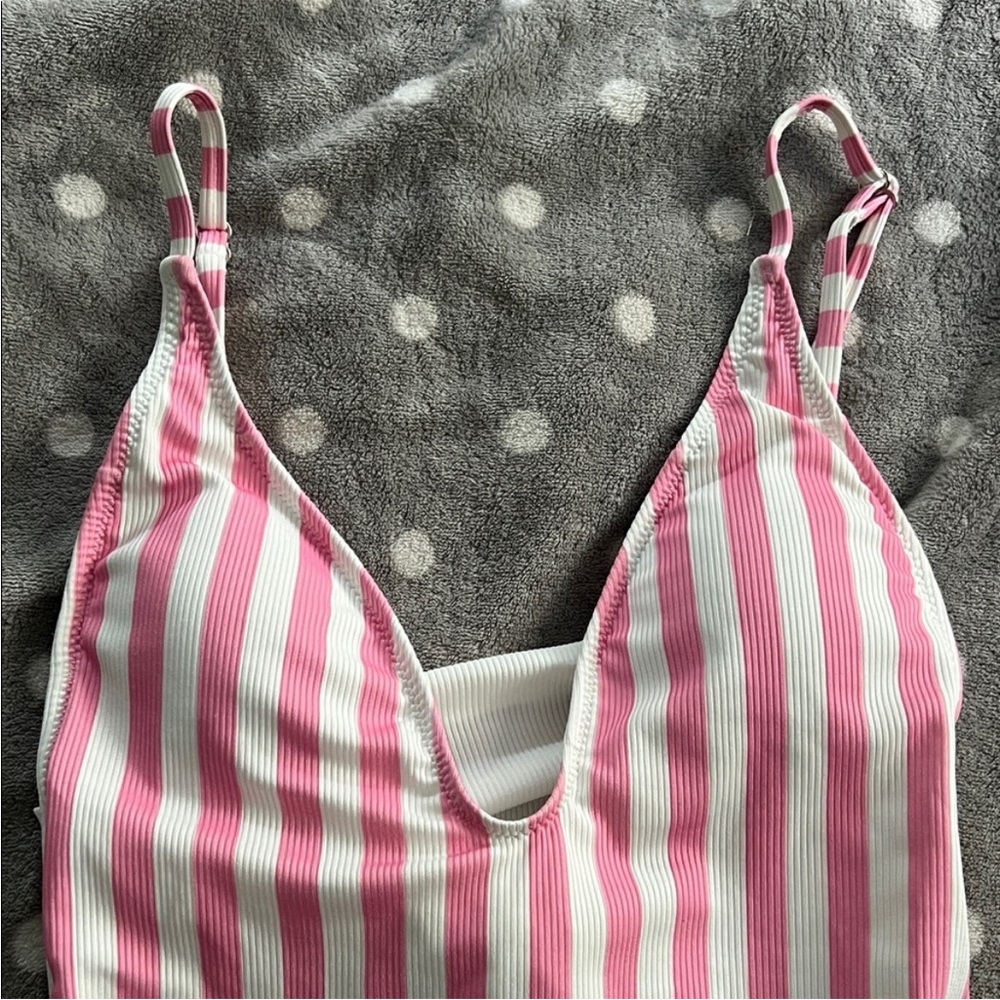 SHEIN | Women’s Size S Pink&White Striped Swimsuit - Picture 3 of 7